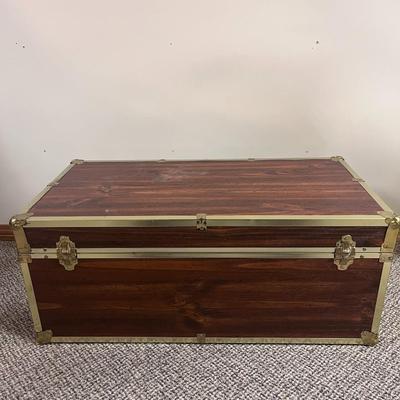 HEAVY METAL SHELF AND A TRUNK WITH A KEY