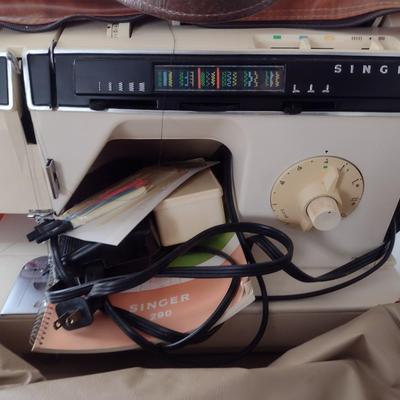 Vintage Singer Model 290 Portable Sewing Machine with Carry Bag