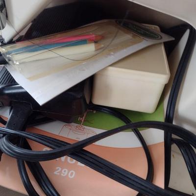 Vintage Singer Model 290 Portable Sewing Machine with Carry Bag