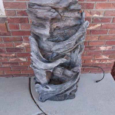 UNIQUE WATER FOUNTAIN FEATURE