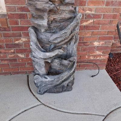 UNIQUE WATER FOUNTAIN FEATURE