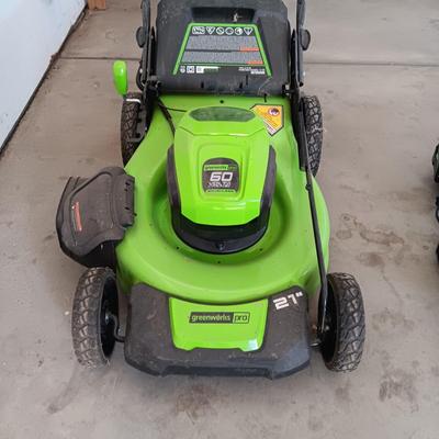 GREENWORKS PRO 60 VOLT, SELF PROPELLED, 21" CUTTING DECK, 2 BATTERIES AND CHARGER