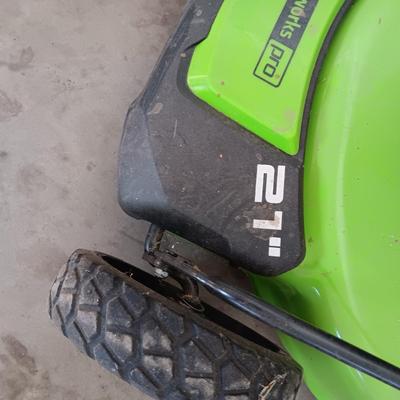 GREENWORKS PRO 60 VOLT, SELF PROPELLED, 21" CUTTING DECK, 2 BATTERIES AND CHARGER