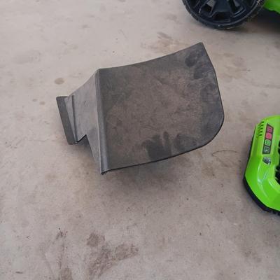 GREENWORKS PRO 60 VOLT, SELF PROPELLED, 21" CUTTING DECK, 2 BATTERIES AND CHARGER