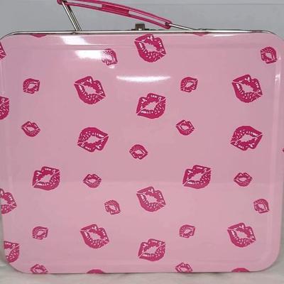 Betty Boop Pink Metal Carry Case with Heart & Kiss Print Design