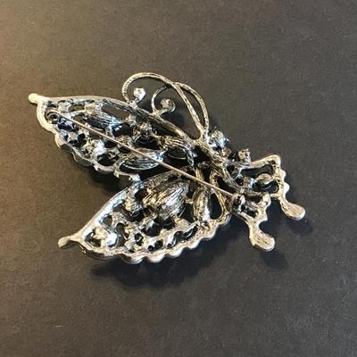 Sale Photo Thumbnail #96: Fashion butterfly rhinestone brooch 
Please see attached photos