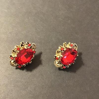 Sale Photo Thumbnail #231: Beautiful Vintage Gold Tone Clip on Earrings with red Rhinestone Please see attached photos