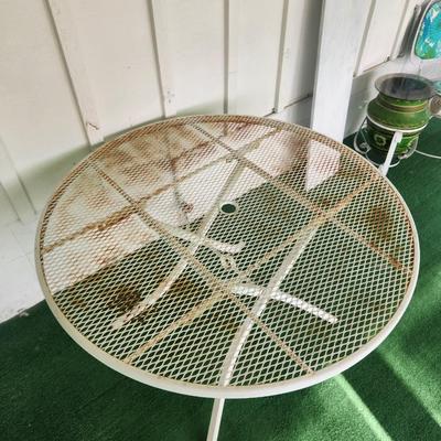 Mcm Outdoor table