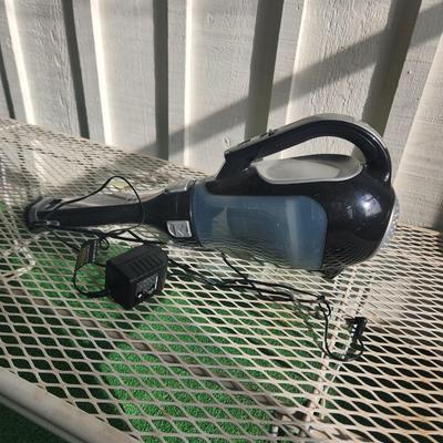 Hand vacuum