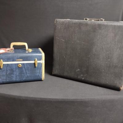 SAMSONITE COSMETIC CASE AND A HARD SIDED VINTAGE SUITCASE
