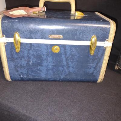 SAMSONITE COSMETIC CASE AND A HARD SIDED VINTAGE SUITCASE