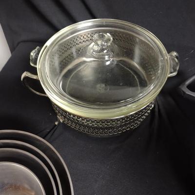 STAINLESS STEEL NESTING BOWLS, CASSEROLE DISH IN SERVER AND COOKWARE