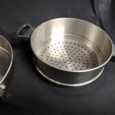 STAINLESS STEEL NESTING BOWLS, CASSEROLE DISH IN SERVER AND COOKWARE