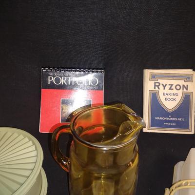 TUPPERWARE AND OTHER KITCHEN ITEMS