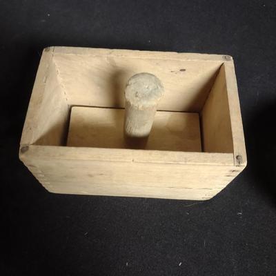 BUTTER MOLD AND OTHER VINTAGE KITCHEN ITEMS