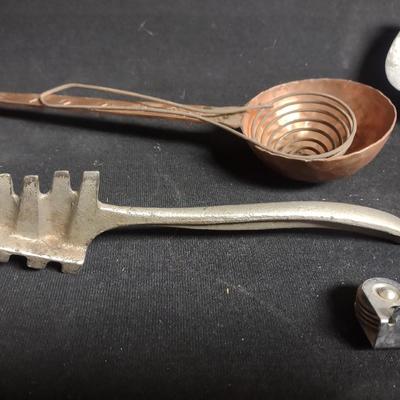 VINTAGE KITCHEN UTENSILS