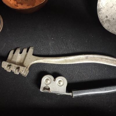 VINTAGE KITCHEN UTENSILS