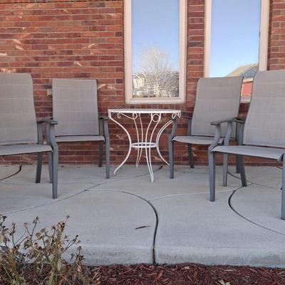 4 PATIO CHAIRS AND A METAL MESH TABLE