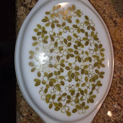 Vintage Verde Casserole Pyrex dish with lid