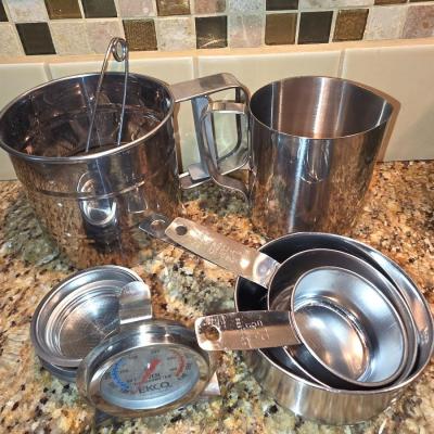 Tin/Stainless steel kitchen items
