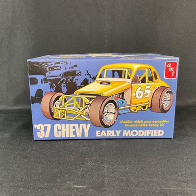 -16- 1:25 SCALE | 37 Chevy Early Modified Model Kit | Opened