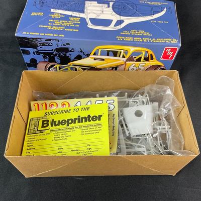 -16- 1:25 SCALE | 37 Chevy Early Modified Model Kit | Opened