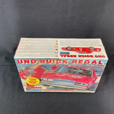 -17- 1:24 SCALE | Uno Buick Regal Model Kit | Sealed