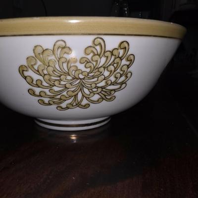 Pair of decorative bowls