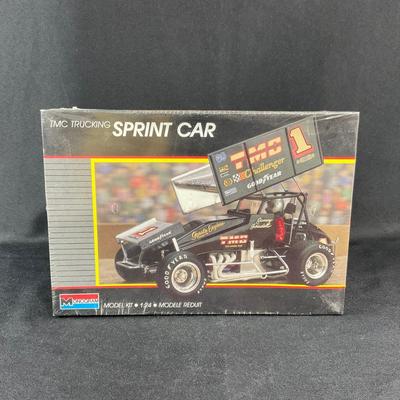 -18- 1:24 SCALE | TMC Trucking Sprint Car Model Kit | Sealed