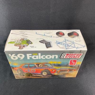 -19- 1:25 SCALE | 69 Ford Falcon Modified Stocker Model Kit | Sealed
