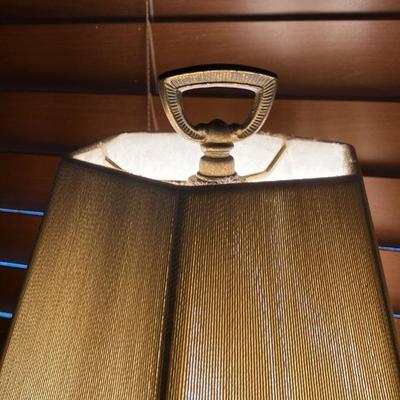 Vintage 1960s L&L Lamp Co. Asian Bronze Vessel Urn Table Lamp & Shade 20”h