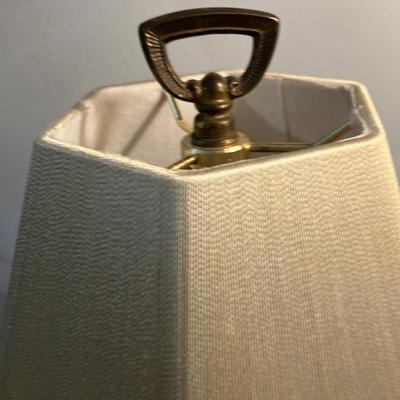 Vintage 1960s L&L Lamp Co. Asian Bronze Vessel Urn Table Lamp & Shade 20”h