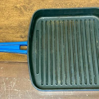 Sale Photo Thumbnail #26: Royal Blue enamel. Approx. 10.5" across. No Lid, good condition.