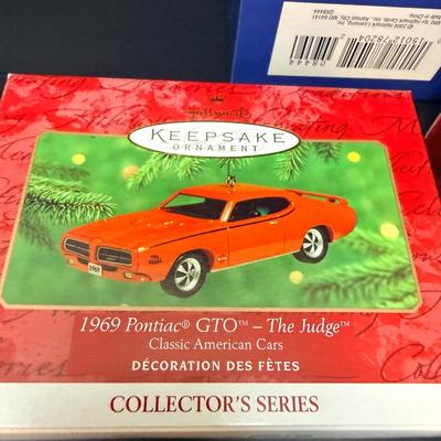 Lot of 5 Unopened Ornaments - Hot Wheels & More