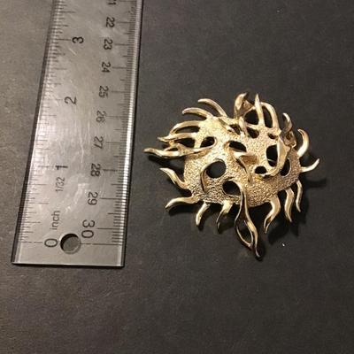 Sale Photo Thumbnail #159: Beautiful Vintage Sarah Coventry gold tone sea urchin brooch please see attached photos