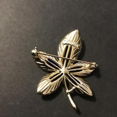 Sale Photo Thumbnail #189: Vintage Sarah Coventry ivy or chestnut leaf brooch Please see attached photos