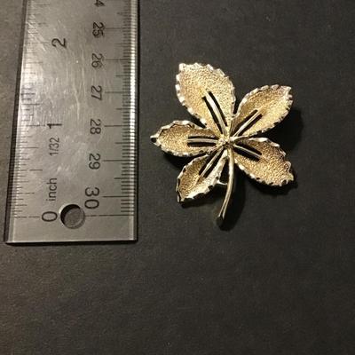 Sale Photo Thumbnail #188: Vintage Sarah Coventry ivy or chestnut leaf brooch Please see attached photos