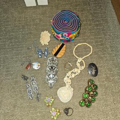 Jewelry lot