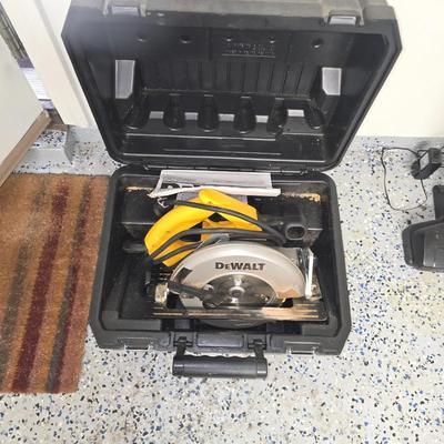Dewalt saw