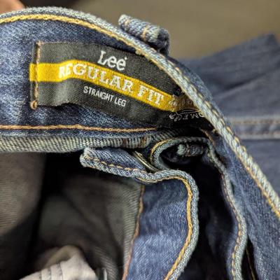 4 Pair Of Lee Regular Fit Straight Leg 38 x 32