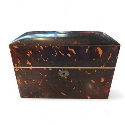 scent box with crystal bottles 
