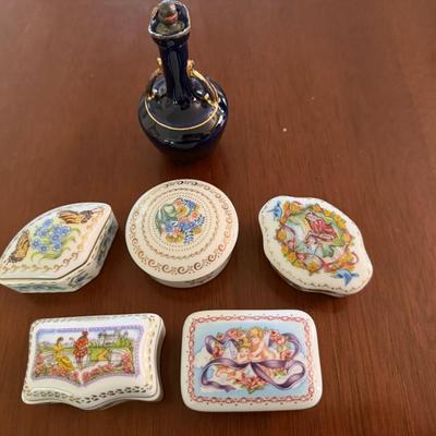 Sale Photo Thumbnail #181: Porcelain, Fine Limoges
Valued at over $200
