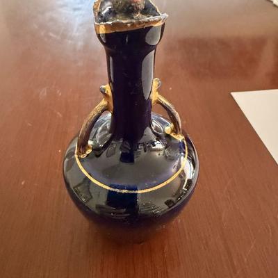 Sale Photo Thumbnail #185: Porcelain, Fine Limoges
Valued at over $200