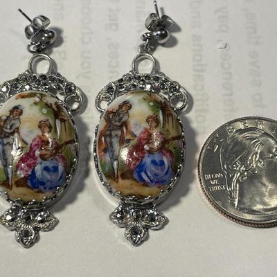 Vintage French Limoges Transferware Dangling Fashion Earrings in VG Preowned Condition.