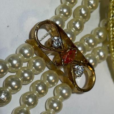 Vintage Indian Wedding Bridal Gold Plated Faux Pearl & Colored Stone Necklace 22"+ Plus & Adjustable in Good Preowned...