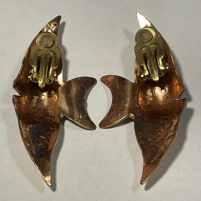 Vintage Preowned Hardly Worn 2.5" Tall Copper/Brass Hand Made Clip-on Angel Fish Earrings in Very Good Condition as Pictured.