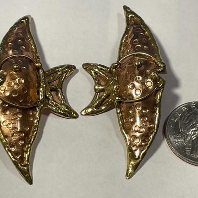 Vintage Preowned Hardly Worn 2.5" Tall Copper/Brass Hand Made Clip-on Angel Fish Earrings in Very Good Condition as Pictured.