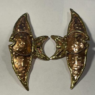 Vintage Preowned Hardly Worn 2.5" Tall Copper/Brass Hand Made Clip-on Angel Fish Earrings in Very Good Condition as Pictured.
