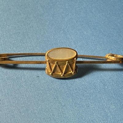 Vintage/Antique "DRUM" 3" Mother of Pearl Horse Blanket Safety Pin in Good Preowned Condition.