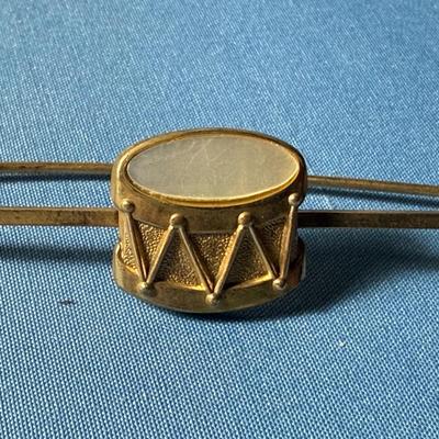 Vintage/Antique "DRUM" 3" Mother of Pearl Horse Blanket Safety Pin in Good Preowned Condition.